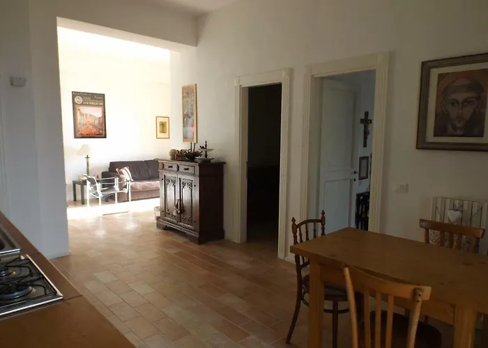 Apartamento Eden House Asís